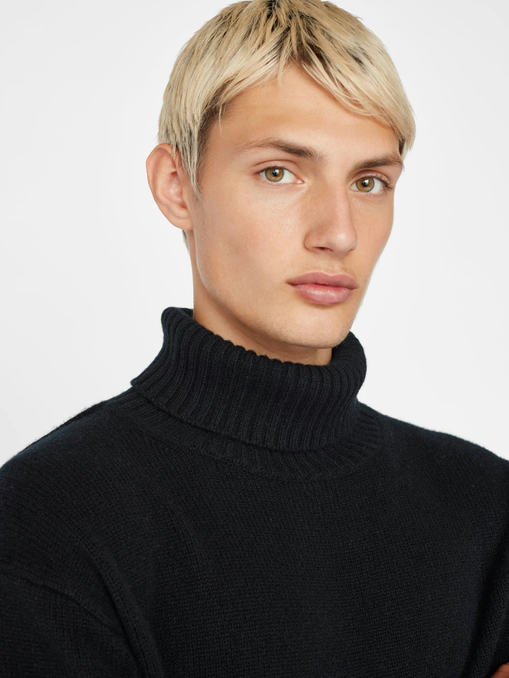 turtleneck neck detail view